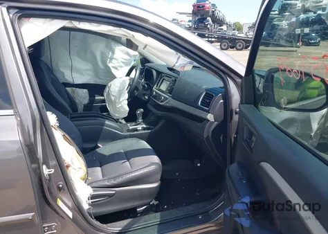 2015 Toyota Highlander Le Plus V6 из США, поврежденный, VIN 5TDZKRFH3FS089202